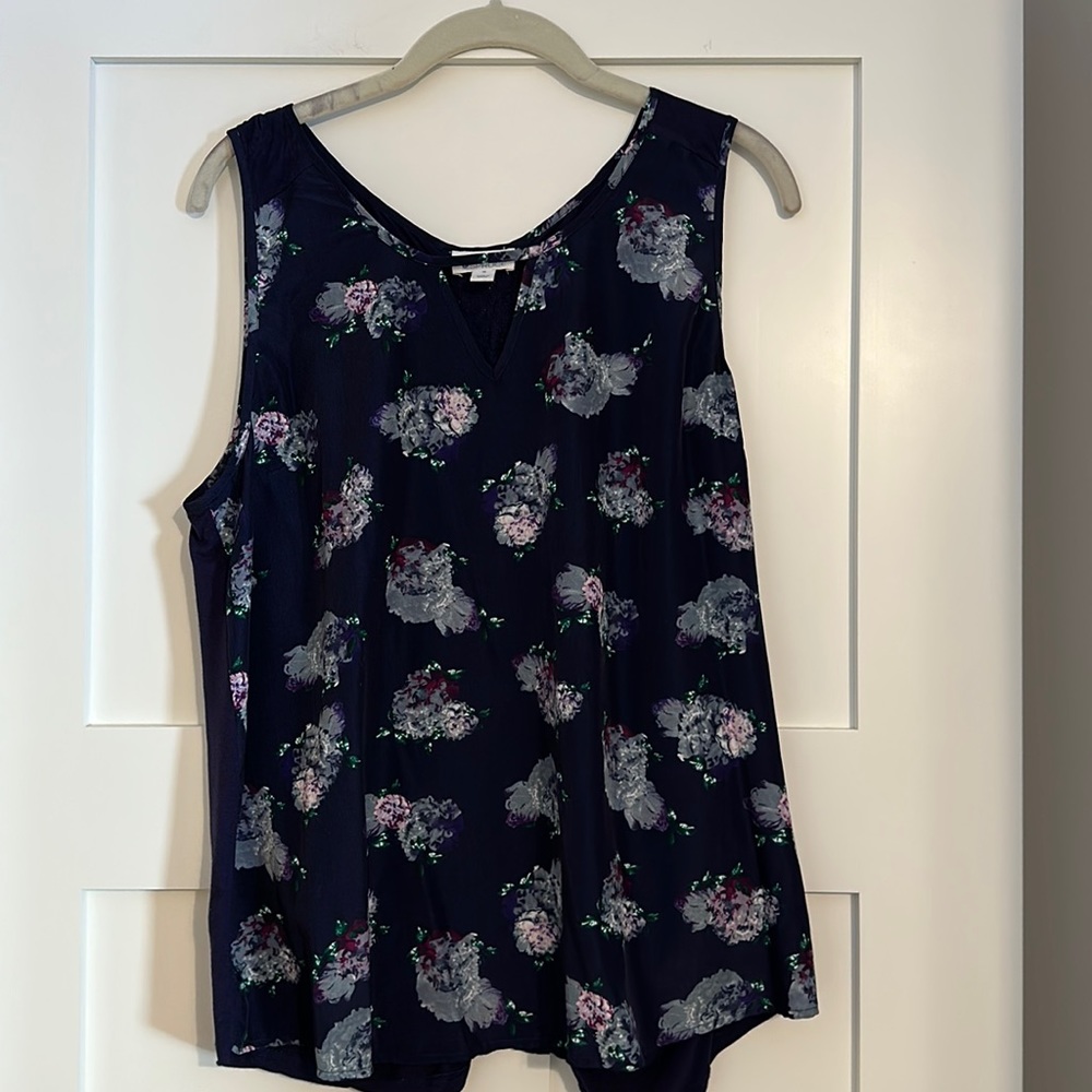 41 Hawthorne Liano Mixed Material Back Detail Tank Top in Navy. Size XL.